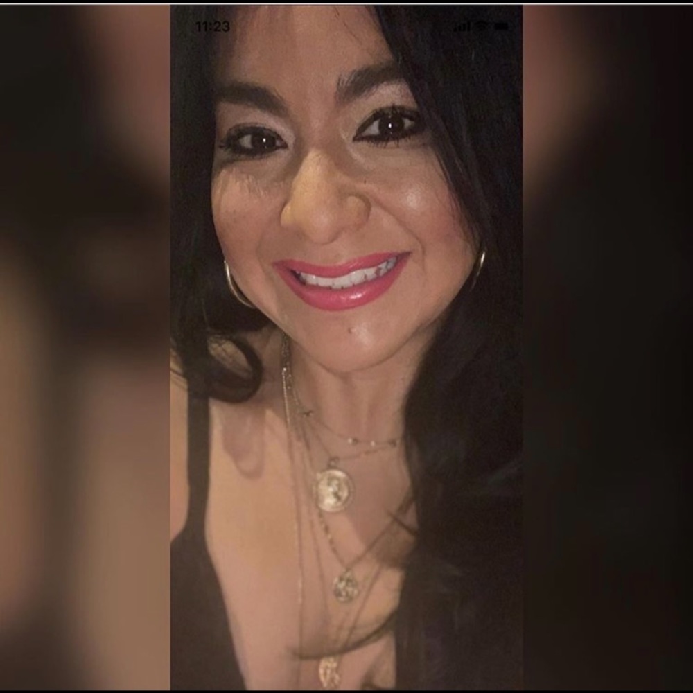 Meet your Posher, Iris